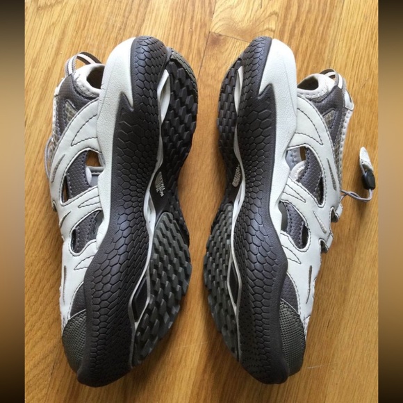 The north face women's hiking water shoes sandals, size 7 - Picture 3 of 7